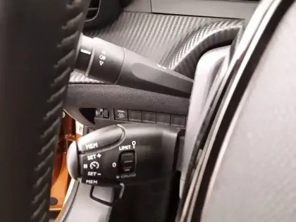 Photo 20 Peugeot 2008  BlueHDi 110 S&S BVM6