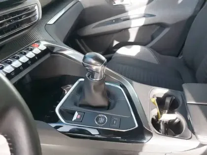 Photo 13 Peugeot 5008  PureTech 130ch S&S BVM6