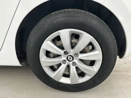 Photo 29 Renault Clio  SOCIETE BLUE DCI 85