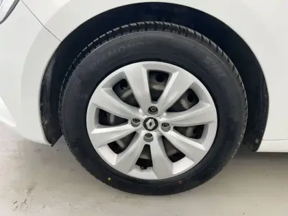 Photo 26 Renault Clio  SOCIETE BLUE DCI 85