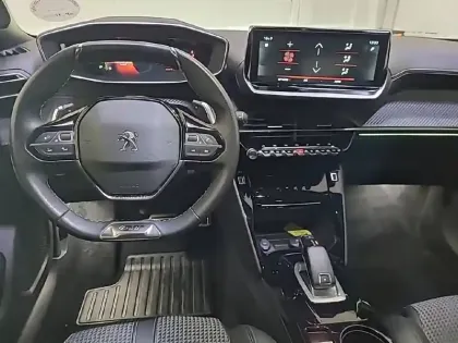 Photo 7 Peugeot 2008  PureTech 130 S&S EAT8