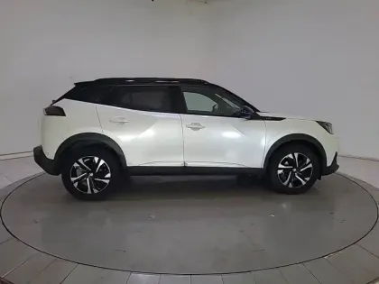 Photo 69 Peugeot 2008  PureTech 130 S&S EAT8
