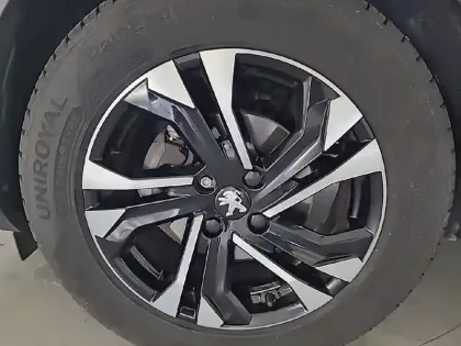 Photo 12 Peugeot 2008  PureTech 130 S&S EAT8