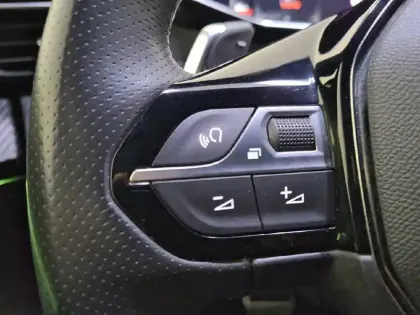 Photo 27 Peugeot 2008  PureTech 130 S&S EAT8