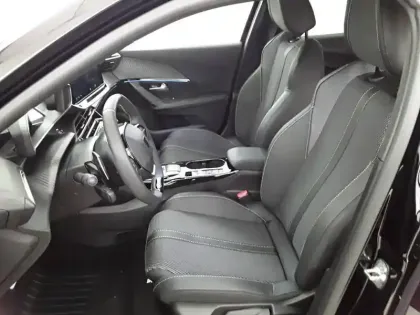 Photo 52 Peugeot 2008  Hybrid 145 e-DCS6