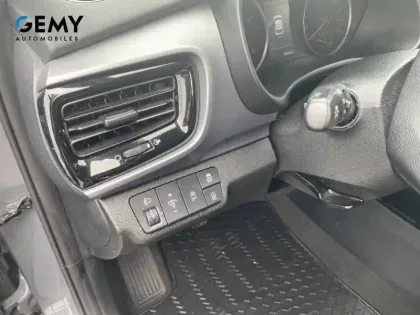 Photo 12 Kia Stonic  1.0 T-GDi 120 ch MHEV iBVM6