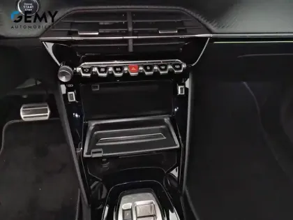 Photo 12 Peugeot 2008  PureTech 130 S&S EAT8