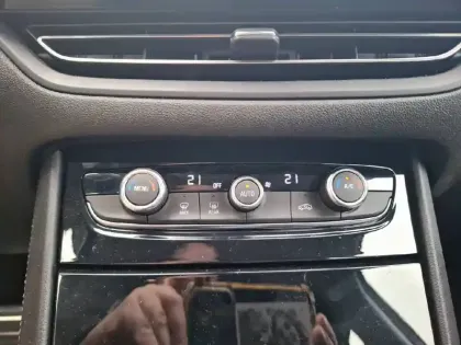 Photo 20 Opel Grandland  Hybrid 225 ch BVA8