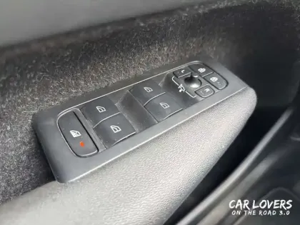 Photo 15 Volvo Xc40  T3 163 ch Geartronic 8