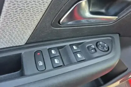 Photo 15 Citroën C4  PureTech 130 S&S EAT8