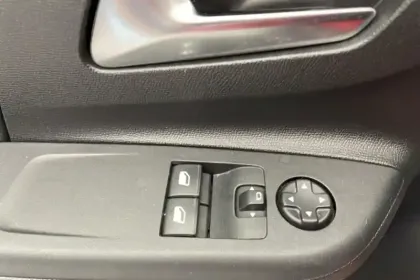 Photo 39 Opel Corsa Gén. VI Ph2 Base 5