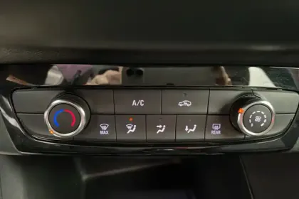 Photo 37 Opel Corsa Gén. VI Ph2 Base 5