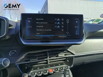 Photo 18 Peugeot 208  PureTech 130 S&S EAT8