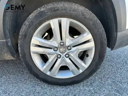 Photo 10 Peugeot 2008  PureTech 130ch S&S EAT6