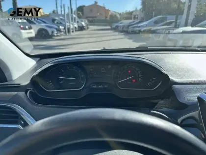 Photo 11 Peugeot 2008  PureTech 130ch S&S EAT6