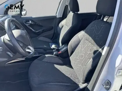 Photo 8 Peugeot 2008  PureTech 130ch S&S EAT6