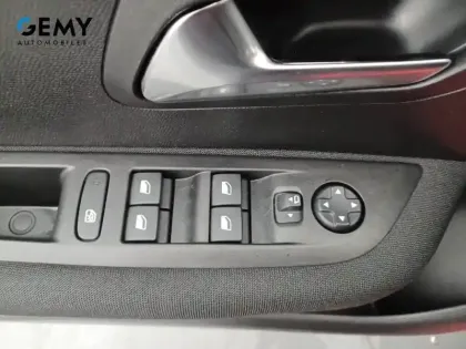 Photo 11 Peugeot 208  BlueHDi 100 S&S BVM6