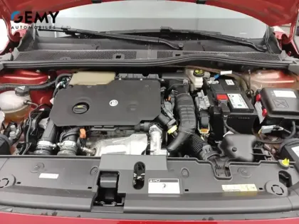 Photo 14 Peugeot 208  BlueHDi 100 S&S BVM6