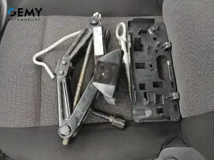 Photo 19 Peugeot Partner  FOURGON STANDARD 650 KG BLUEHDI 100 S&S BVM6