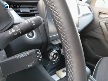 Photo 74 Renault Captur  E-Tech full hybrid 145