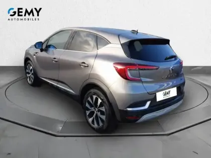 Photo 35 Renault Captur  E-Tech full hybrid 145