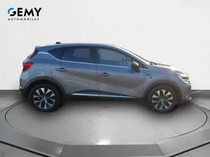 Photo 32 Renault Captur  E-Tech full hybrid 145