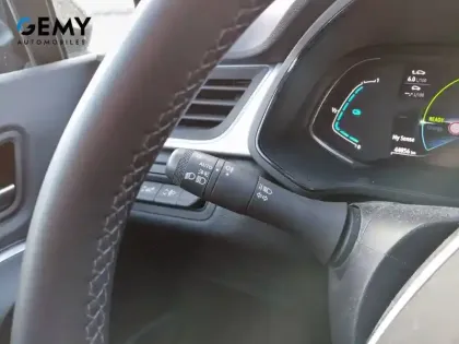 Photo 15 Renault Captur  E-Tech full hybrid 145