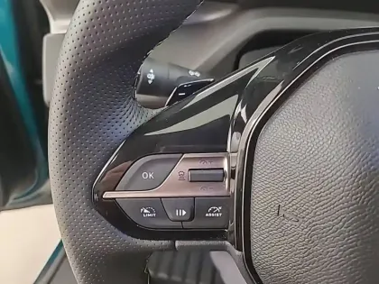 Photo 87 Peugeot 308  Electrique 55 kWh 156ch