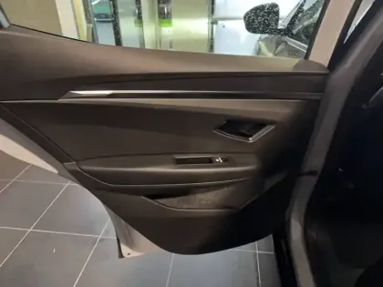 Photo 27 Renault Megane  E-Tech EV40 130ch standard charge