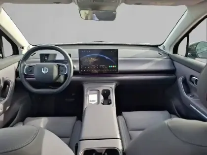 Photo 7 Leapmotor C10  REEV 28.4 kWh - 158 kW