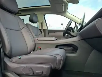 Photo 30 Leapmotor C10  REEV 28.4 kWh - 158 kW