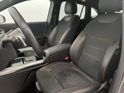 Photo 14 Mercedes GLA  200 d 8G-DCT