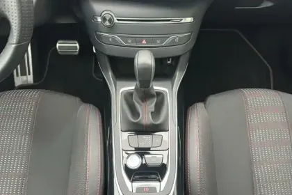 Photo 17 Peugeot 308  1.2 PureTech 130ch S&S EAT6