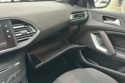 Photo 19 Peugeot 308  1.2 PureTech 130ch S&S EAT6