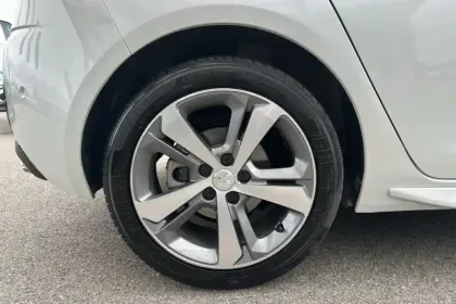 Photo 28 Peugeot 308  1.2 PureTech 130ch S&S EAT6