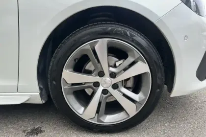 Photo 27 Peugeot 308  1.2 PureTech 130ch S&S EAT6