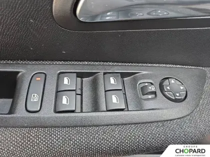 Photo 23 Peugeot 208  Electrique 50 kWh 136ch