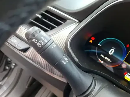 Photo 45 Renault Arkana  E-Tech hybride 145 - 22