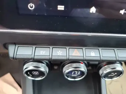 Photo 33 Renault Arkana  E-Tech hybride 145 - 22