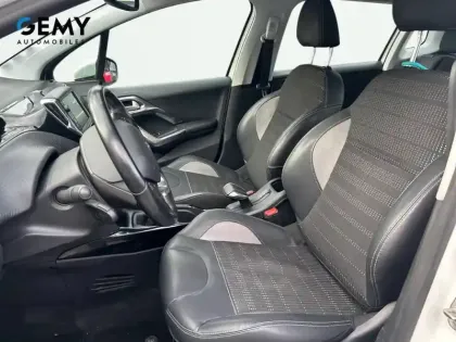 Photo 8 Peugeot 2008  1.2 PureTech 110ch S&S BVM5