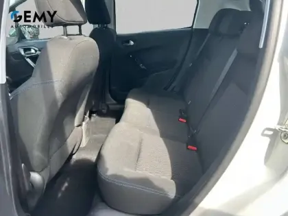 Photo 26 Peugeot 208 Gén. I Ph2 Signature 5