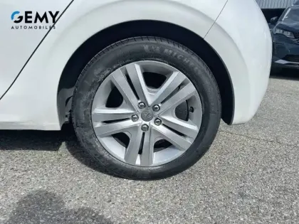 Photo 27 Peugeot 208 Gén. I Ph2 Signature 5