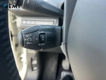 Photo 64 Peugeot 208  PureTech 82ch S&S BVM5 6.2 Evap