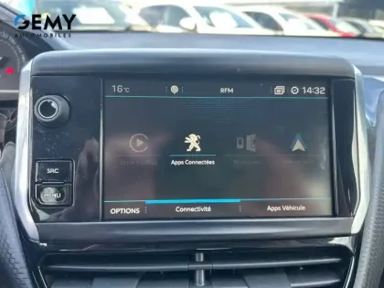 Photo 12 Peugeot 208  PureTech 82ch S&S BVM5 6.2 Evap