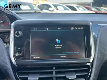 Photo 15 Peugeot 208  PureTech 82ch S&S BVM5 6.2 Evap