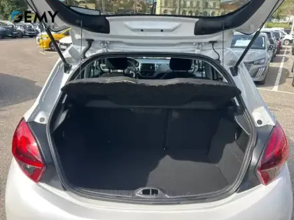 Photo 22 Peugeot 208 Gén. I Ph2 Signature 5