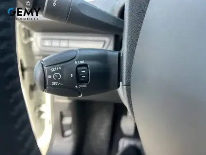 Photo 13 Peugeot 208  PureTech 82ch S&S BVM5 6.2 Evap