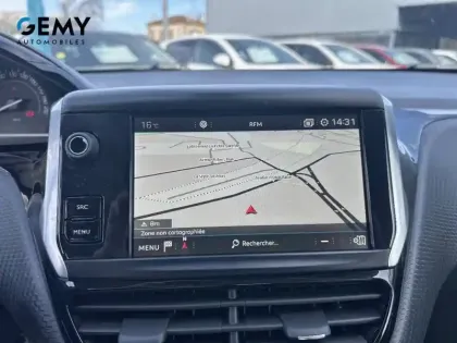 Photo 11 Peugeot 208  PureTech 82ch S&S BVM5 6.2 Evap