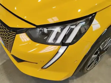 Photo 7 Peugeot 208  Electrique 50 kWh 136ch