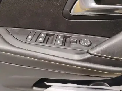 Photo 23 Peugeot 208  Electrique 50 kWh 136ch